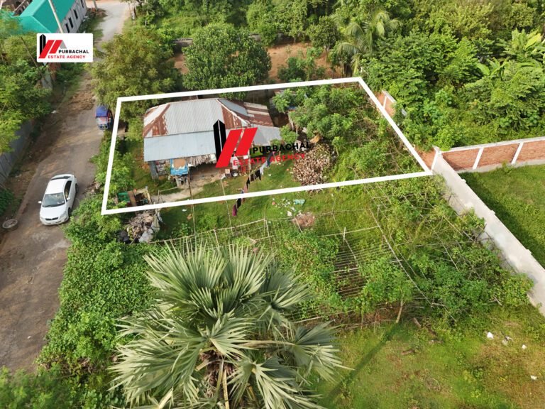 Near 300ft 5 Katha in Sector 10